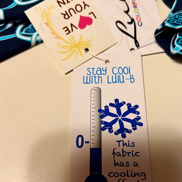 Lulu-B UPF 50+ Cooling Fabric V-Neck Top Navy Chain Link Print Size Large NWT lg - Picture 4 of 8